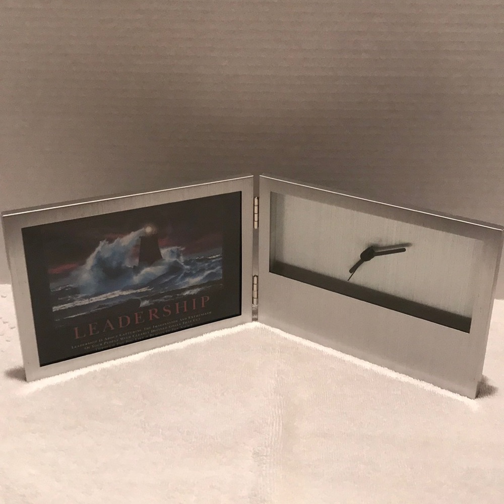 Clock/Frame, Leadership